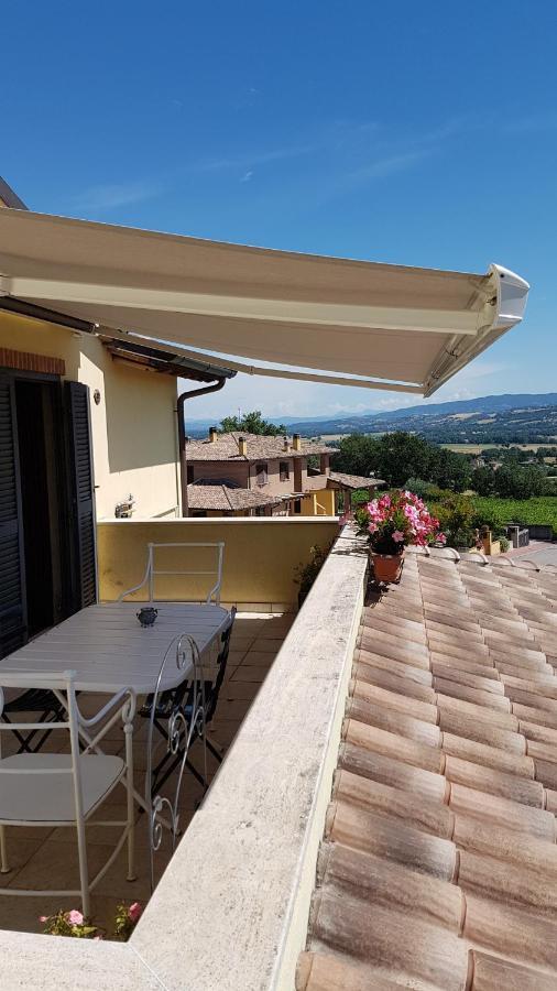 La Casa Di Marco E Lorella Fratta Todina Buitenkant foto